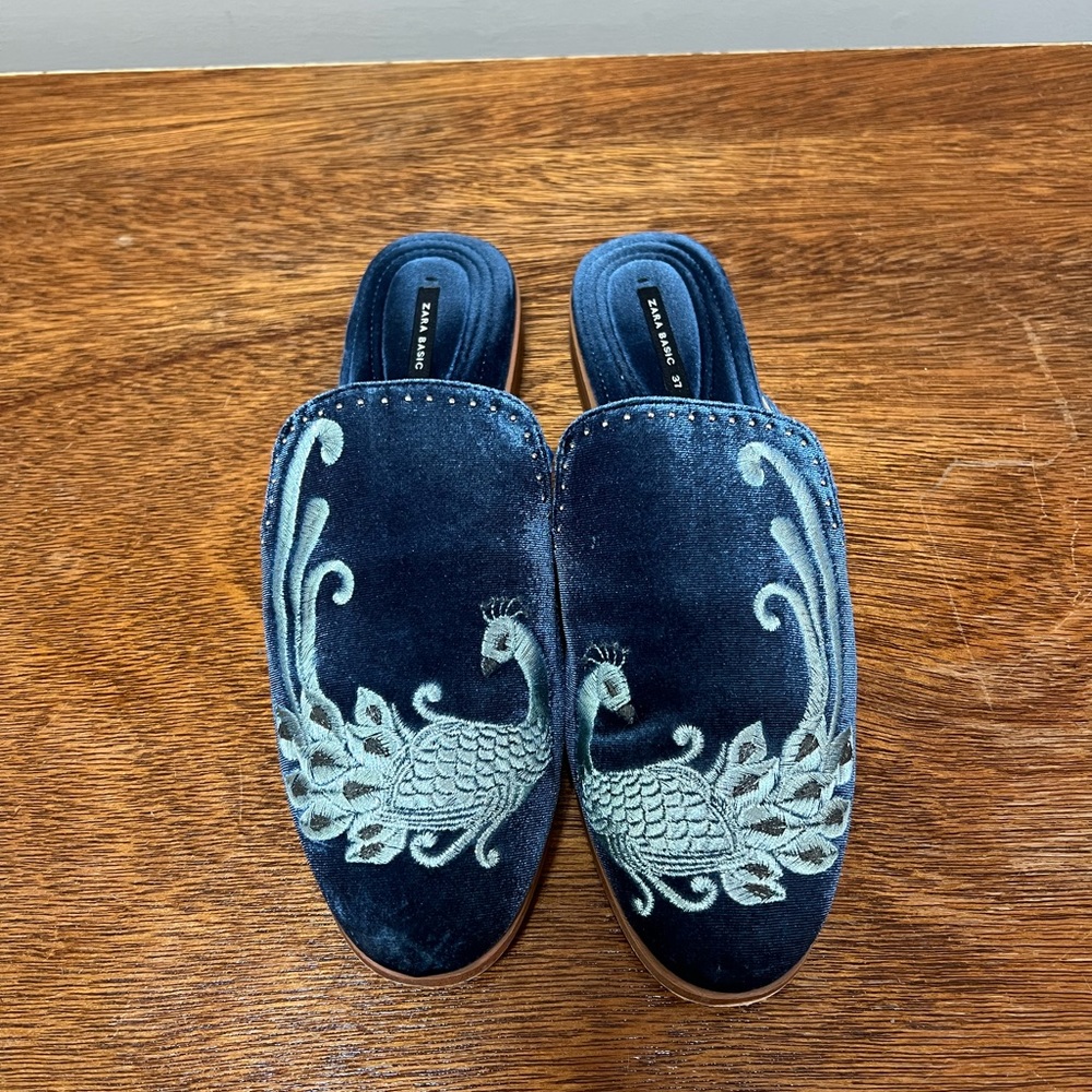 Zara peacock blue velvet loafers size 6.5